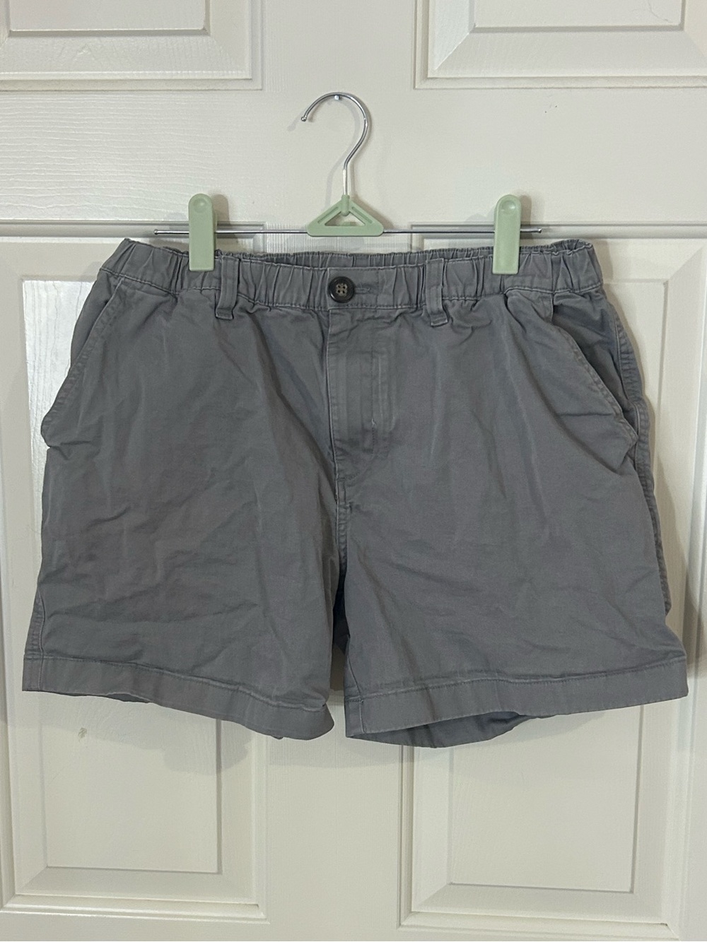 chubbies Pull On Elastic-Waist Shorts Gray Men’s Large 5.5inch Inseam Flat Front
